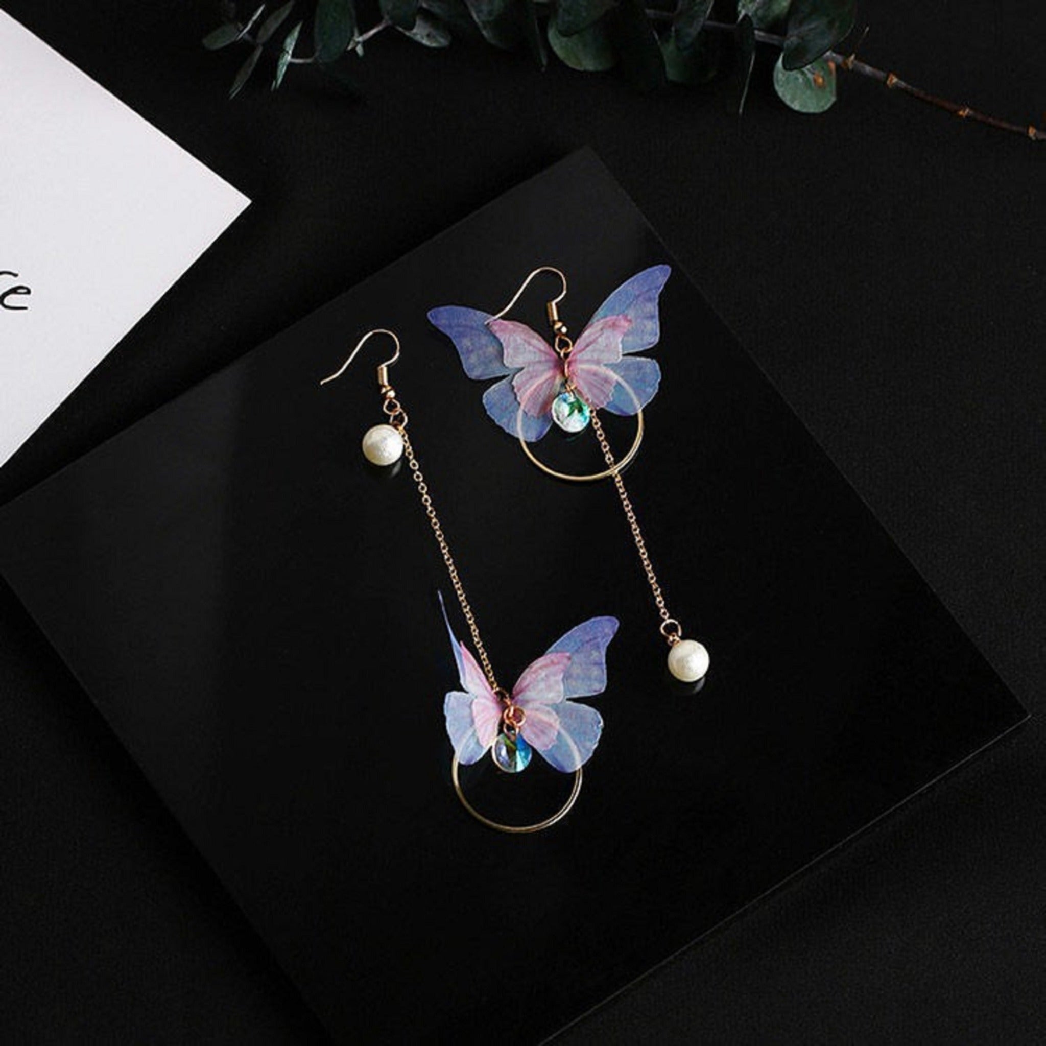 Boucles d'Oreilles Pendantes Papillon Irisé Dorées