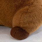 Peluche de Capybara Marron à Écharpe Tricotée
