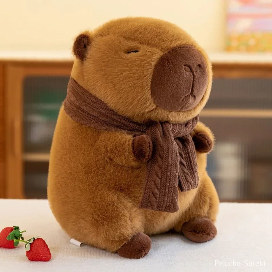 Peluche de Capybara Marron à Écharpe Tricotée