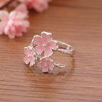 Bague Fleurie Ajustable en Métal Argenté à Émail Rose Pâle