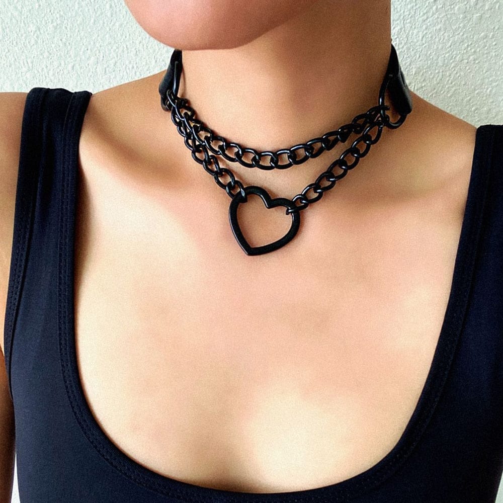Choker en Simili Cuir Rose Pâle avec Cœur et Chaînes Noires