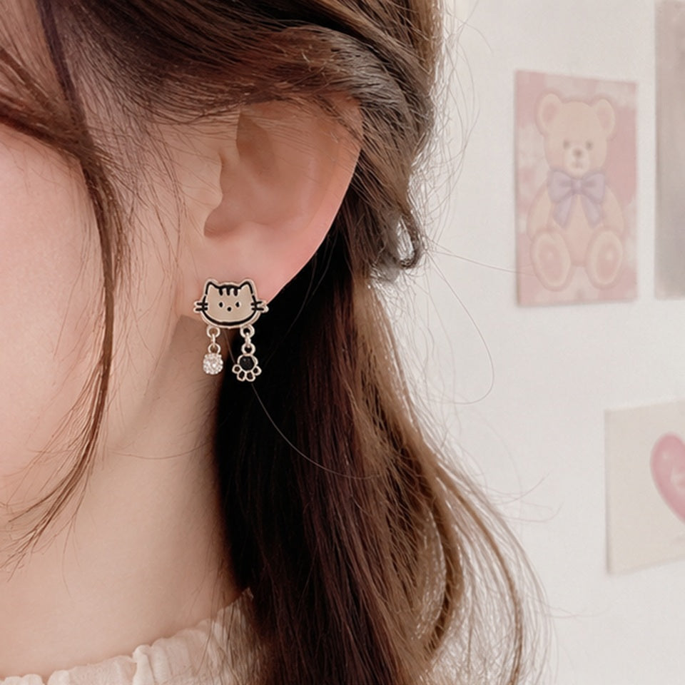 Boucles d'Oreilles Chat Asymétriques avec Poisson et Patte