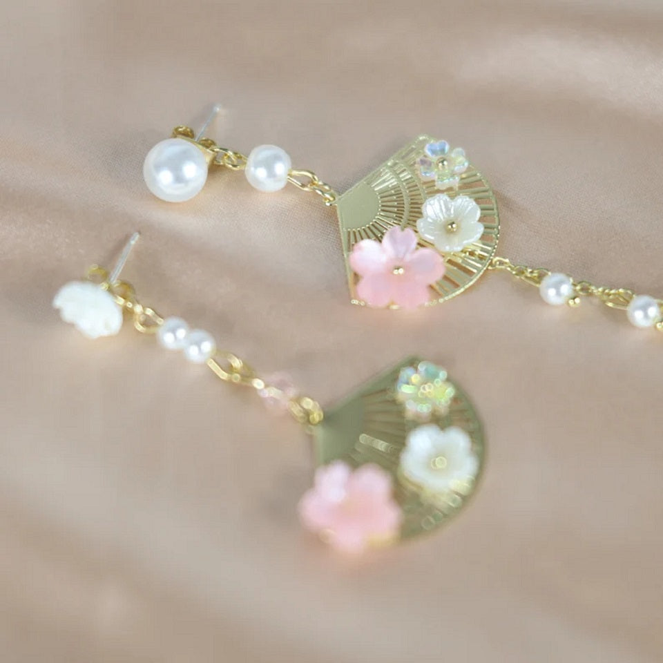 Boucles d'Oreilles Fleur de Sakura Éventail