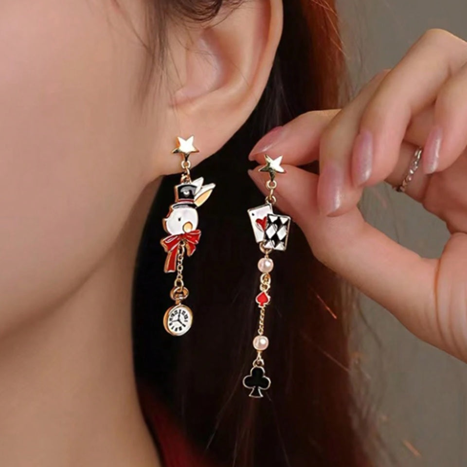 Boucles d'Oreilles Lapin Blanc et Cartes à Jouer