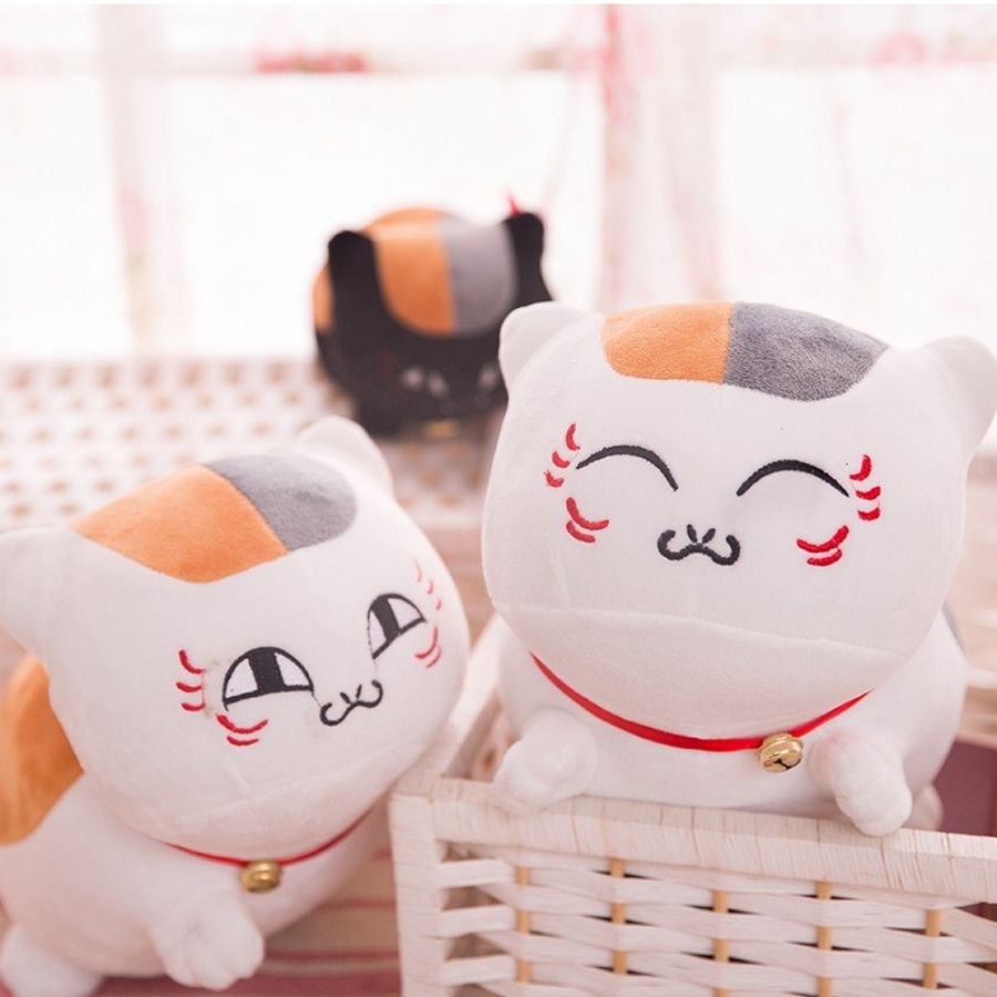 Peluche Chat Tricolore Kawaii Souriante et Douce