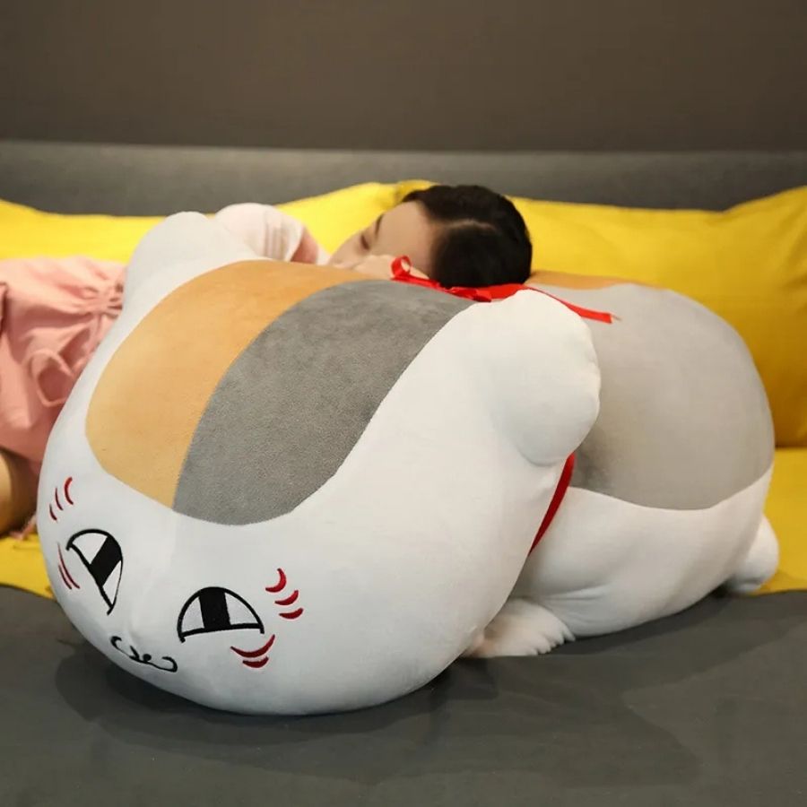 Peluche Chat Tricolore Kawaii Souriante et Douce