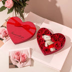 Coffret Cadeau Cœur Rouge avec Roses de Savon et Ours
