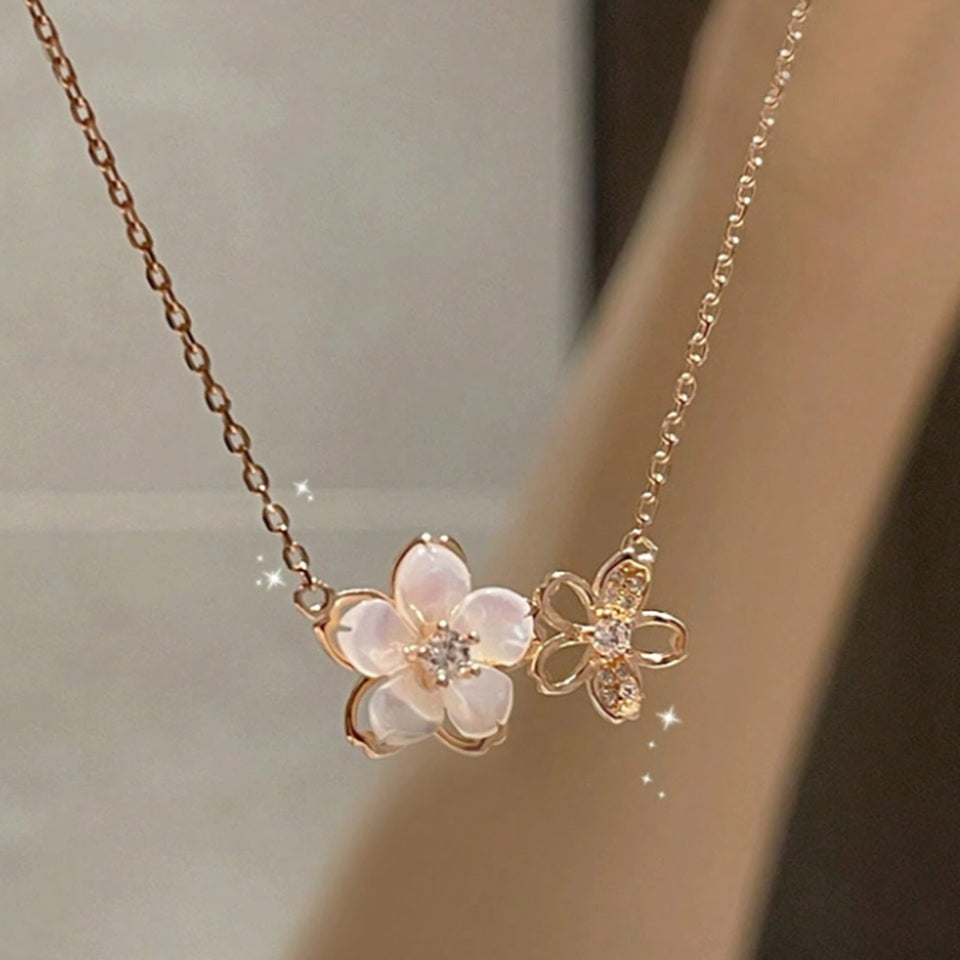 Collier Sakura Blanc avec Strass