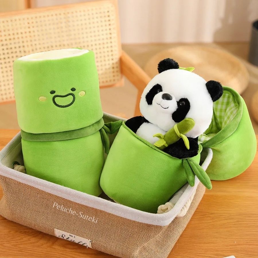 Peluche Panda Noir et Blanc dans sa Pousse de Bambou