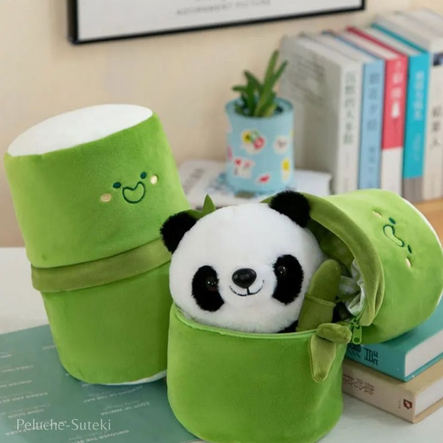 Peluche Panda Noir et Blanc dans sa Pousse de Bambou