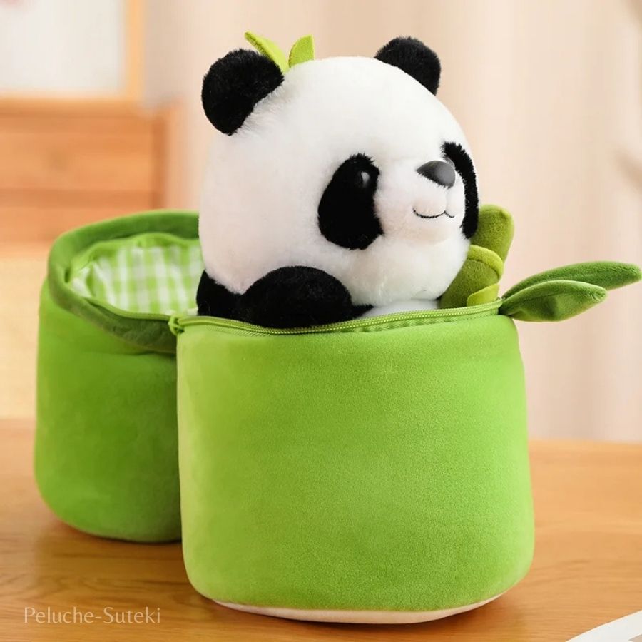 Peluche Panda Noir et Blanc dans sa Pousse de Bambou