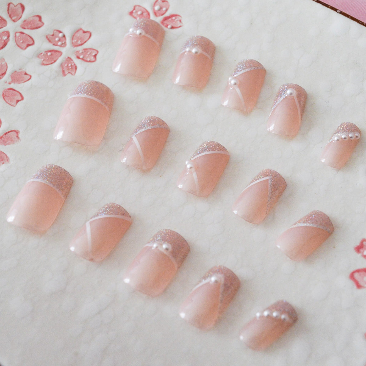 Faux Ongles avec Paillettes et Perles