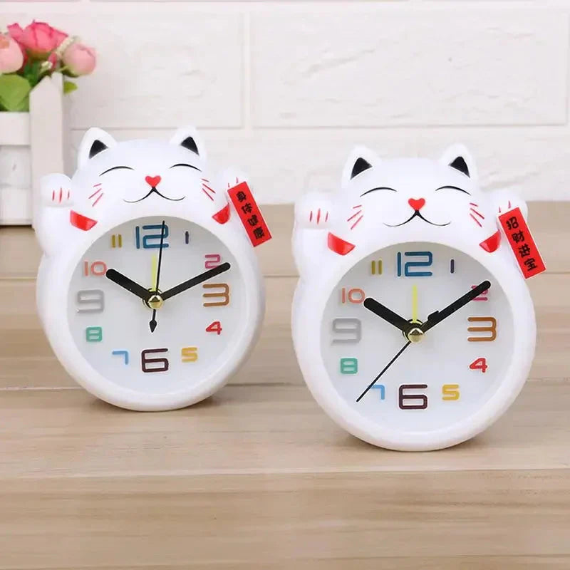 Réveil Maneki-neko Blanc à Chiffres Multicolores