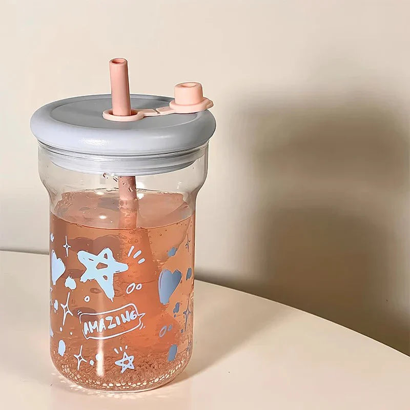 Gobelet en Verre Kawaii à Paille Rose et Motifs Astres