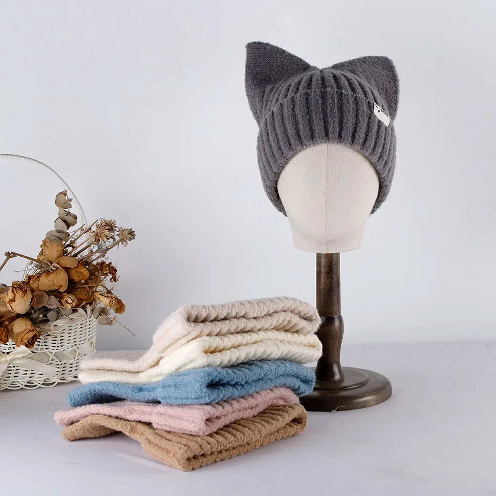 Bonnet Côtelé Doux à Oreilles de Chat Beige
