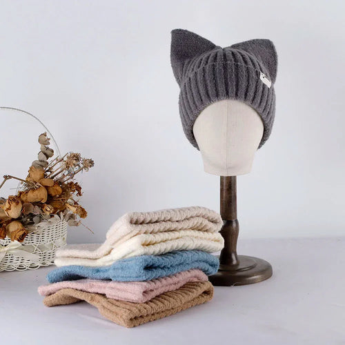 Bonnet Côtelé Doux à Oreilles de Chat Beige
