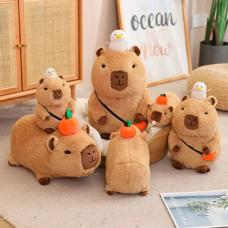 Peluche de Capybara Superposée avec Oiseau et Carotte