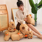 Peluche de Capybara Superposée avec Oiseau et Carotte
