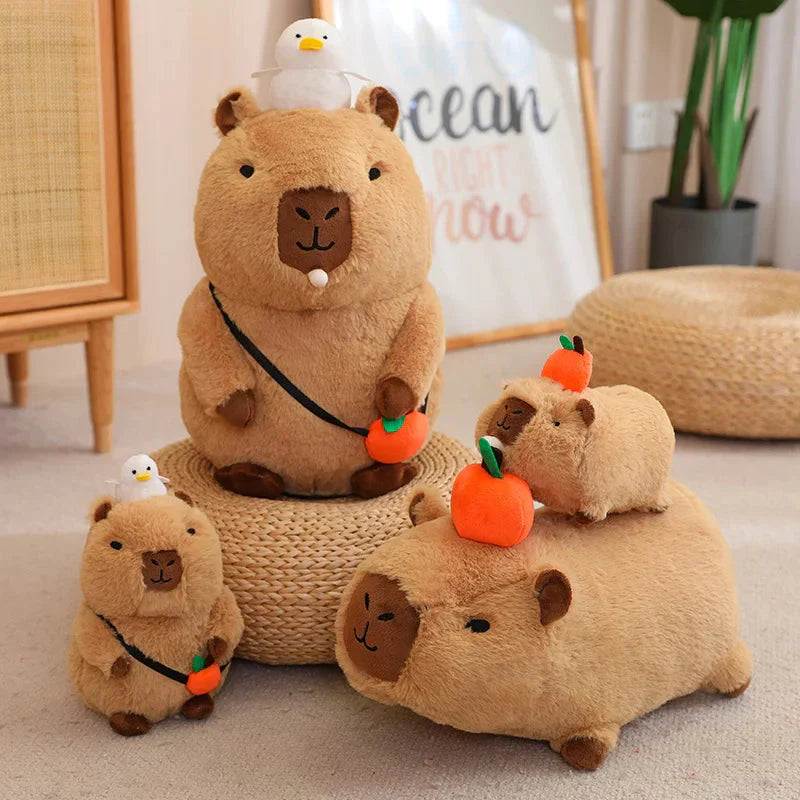 Peluche de Capybara Superposée avec Oiseau et Carotte