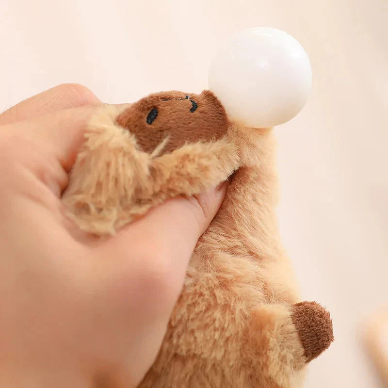 Peluche de Capybara Superposée avec Oiseau et Carotte
