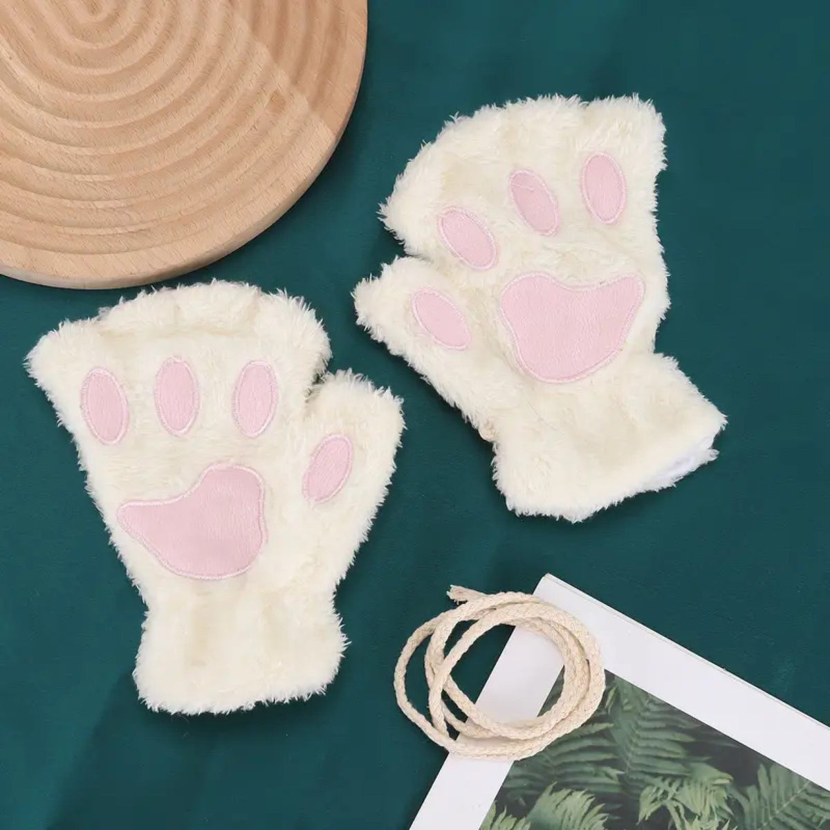 Mitaines de Chat Blanc Peluchées