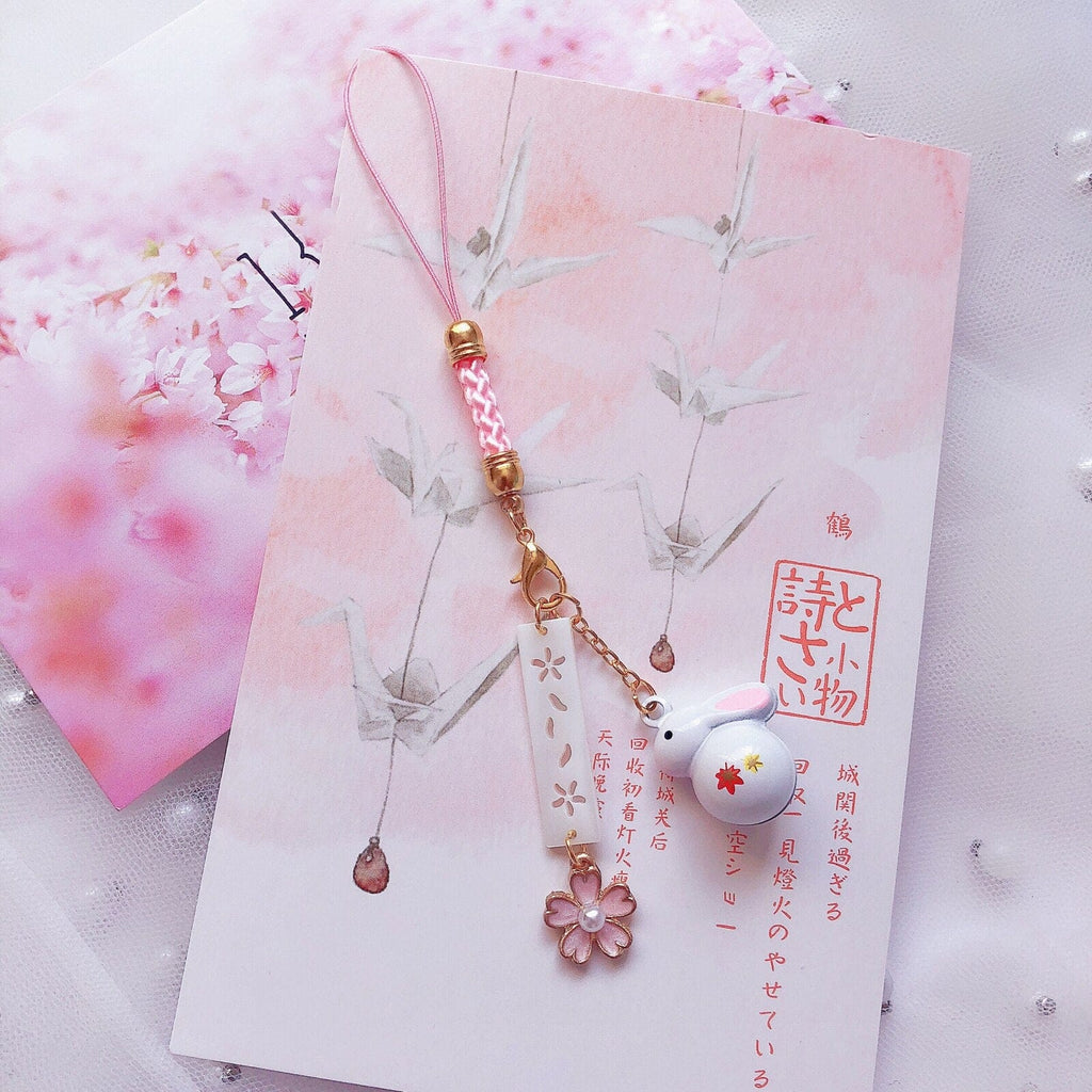 Breloque Japonaise Lapin Blanc et Fleur Rose