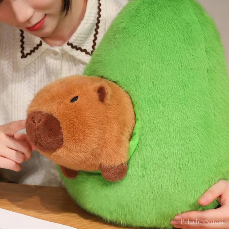 Peluche Avocat Vert et son Capybara Caché