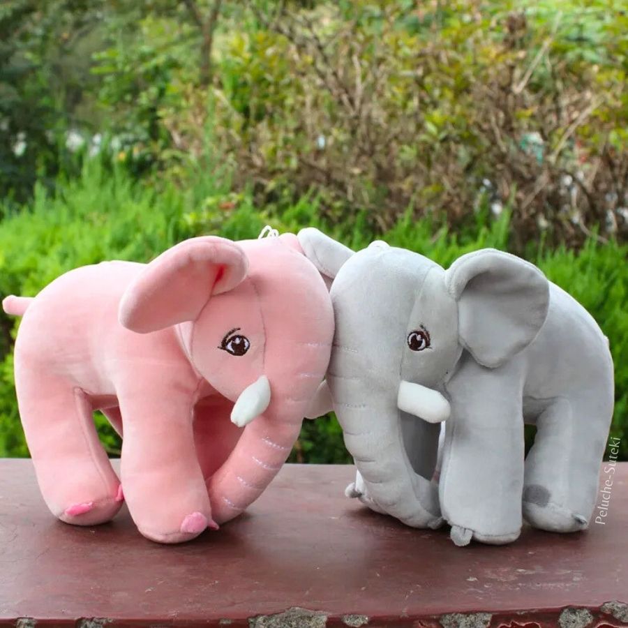 Peluche Éléphant Rose Poudré avec Yeux Brodés