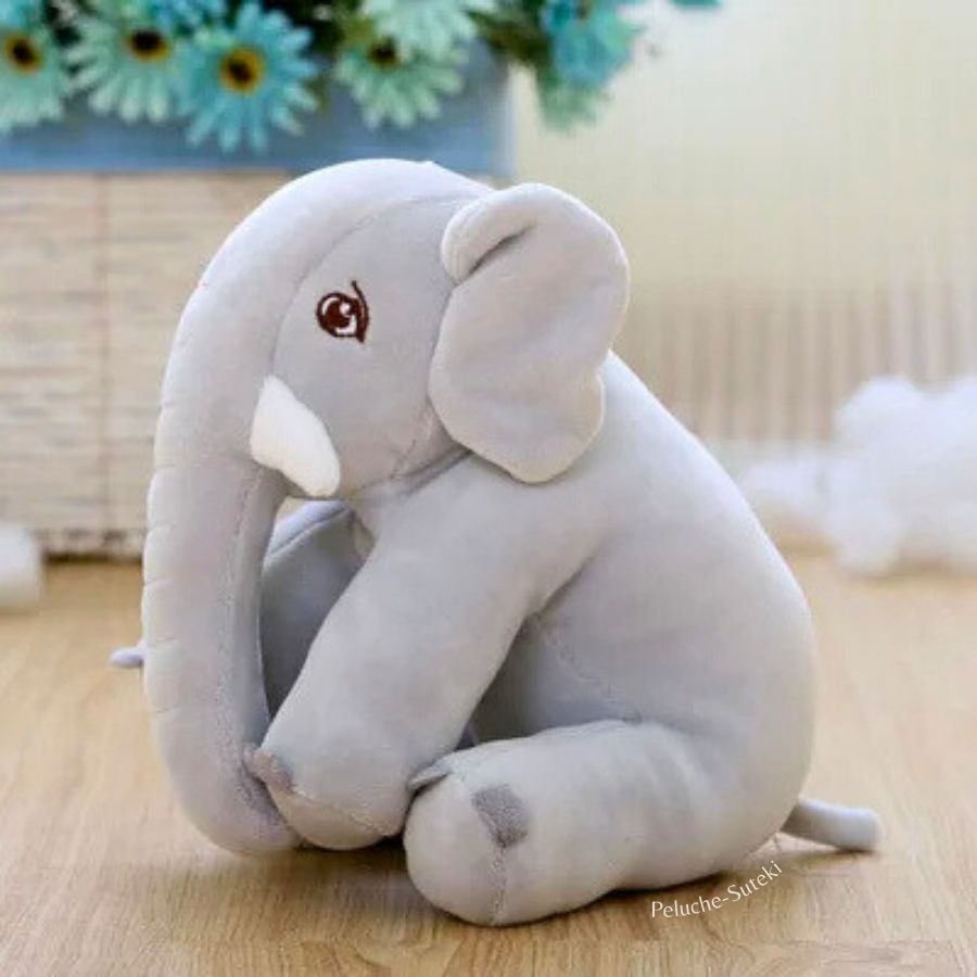 Peluche Éléphant Rose Poudré avec Yeux Brodés