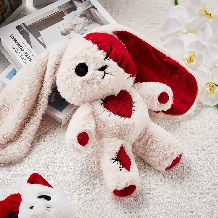 Peluche Lapin Gothique Crème et Rouge à Coutures
