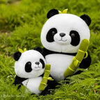 Peluche Panda Assise avec son Bambou et Feuilles