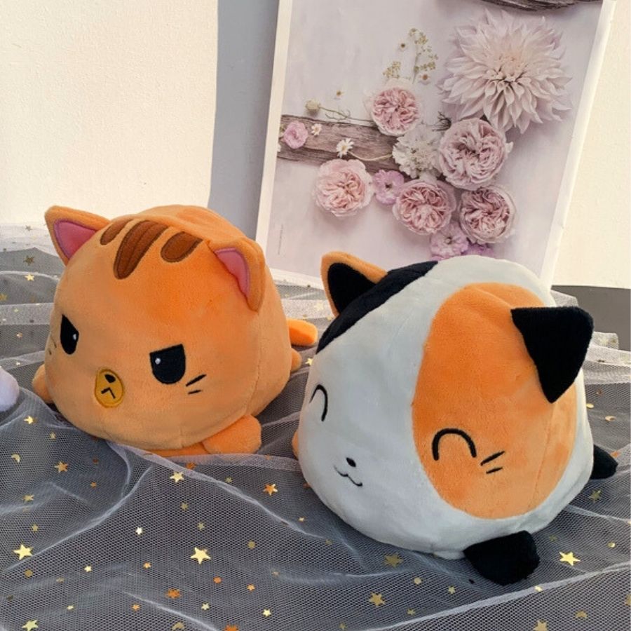 Peluche Réversible Chat Tricolore à Deux Émotions