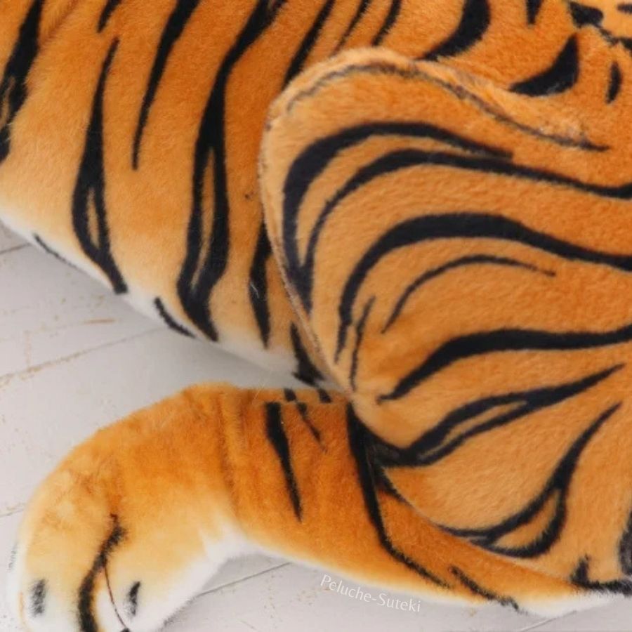 Peluche Tigre Réaliste Couché Orange et Noir