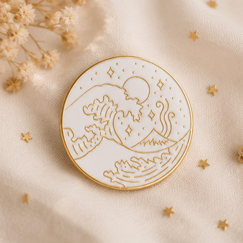 Pin's Vague de Kanagawa Blanc et Doré
