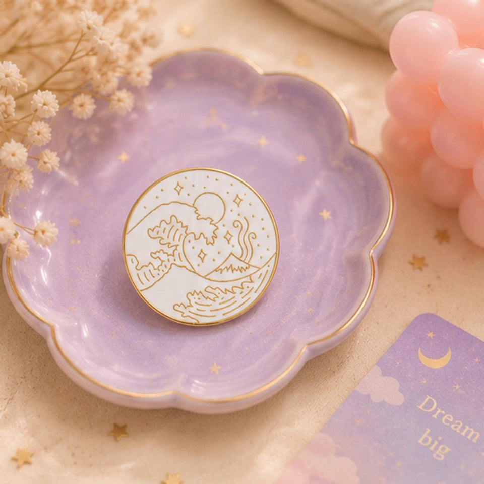 Pin's Vague de Kanagawa Blanc et Doré