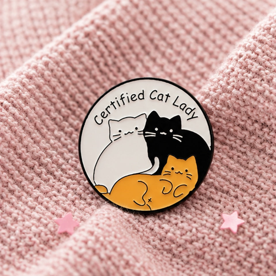 Pin's en Émail Rond 'Certified Cat Lady' aux Chats Mignons