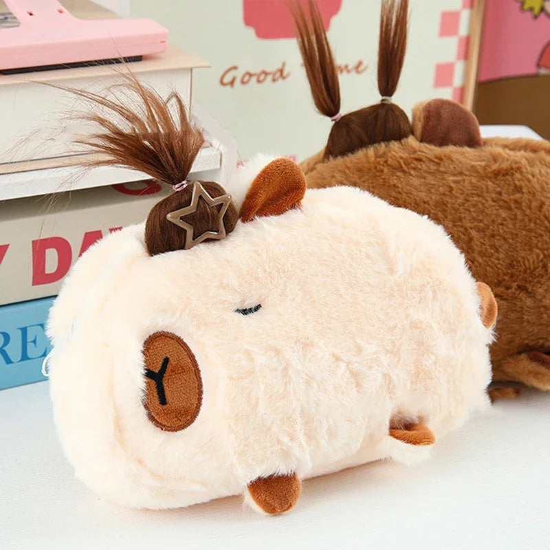 Trousse en Peluche Capybara Beige à Queue de Cheval
