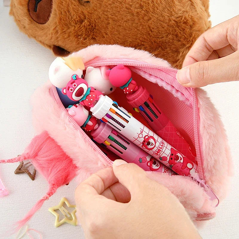 Trousse en Peluche Capybara Beige à Queue de Cheval