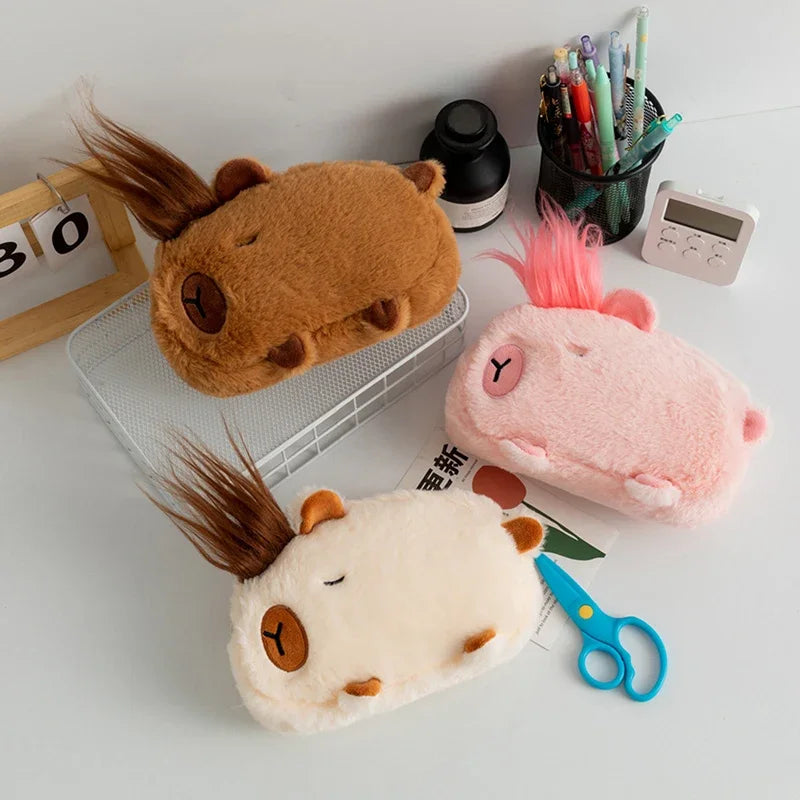 Trousse en Peluche Capybara Beige à Queue de Cheval