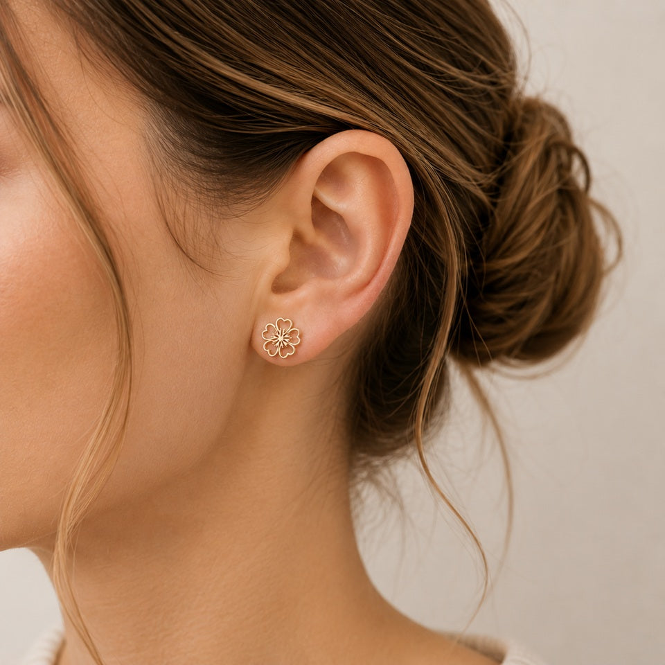 Boucles d'Oreilles en Acier Doré Fleur à Cœurs