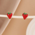Boucles d'Oreilles Clous Fraise en Émail Rouge Doré