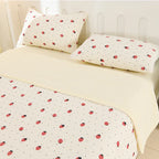 Couette d'Été Crème Réversible Motif Fraises