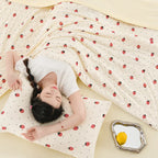 Couette d'Été Crème Réversible Motif Fraises