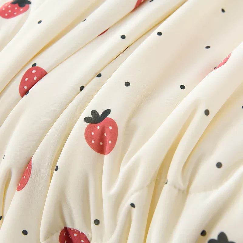 Couette d'Été Crème Réversible Motif Fraises