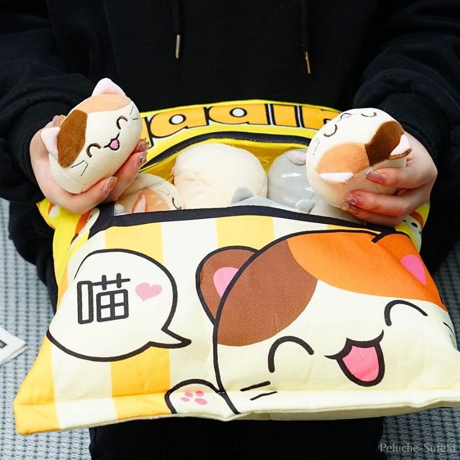 Coussin en Peluche Sac de Pudding et Mini Chats Kawaii
