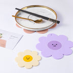 Sous-plat en Silicone Fleur Pastel à Visage Souriant
