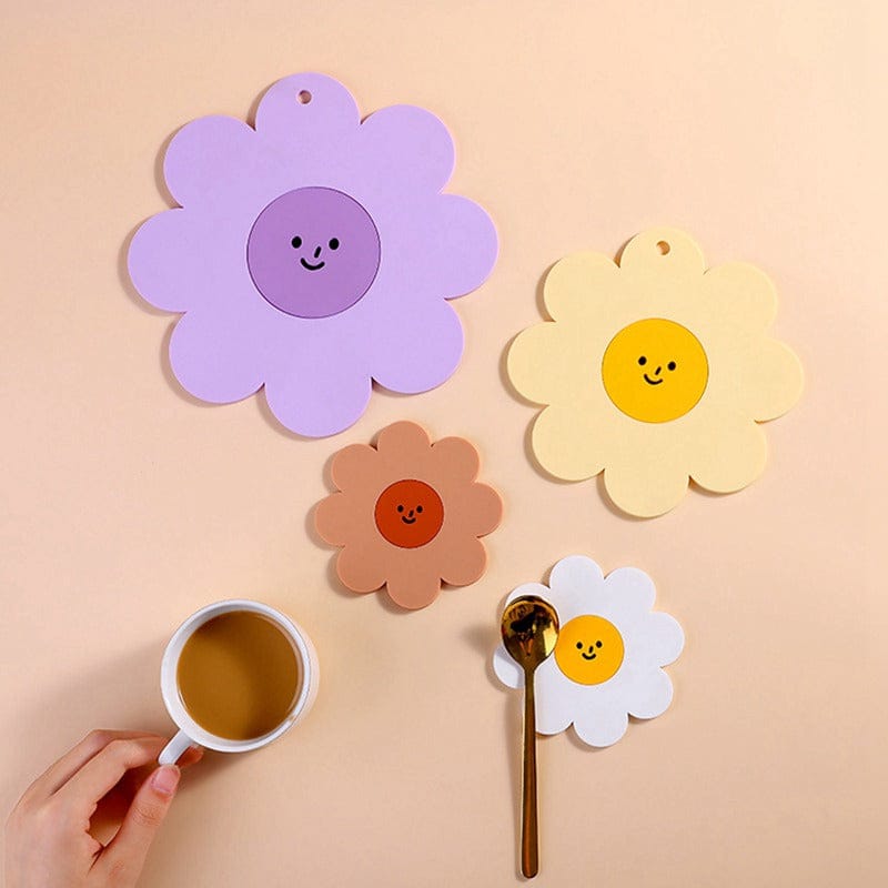 Sous-plat en Silicone Fleur Pastel à Visage Souriant