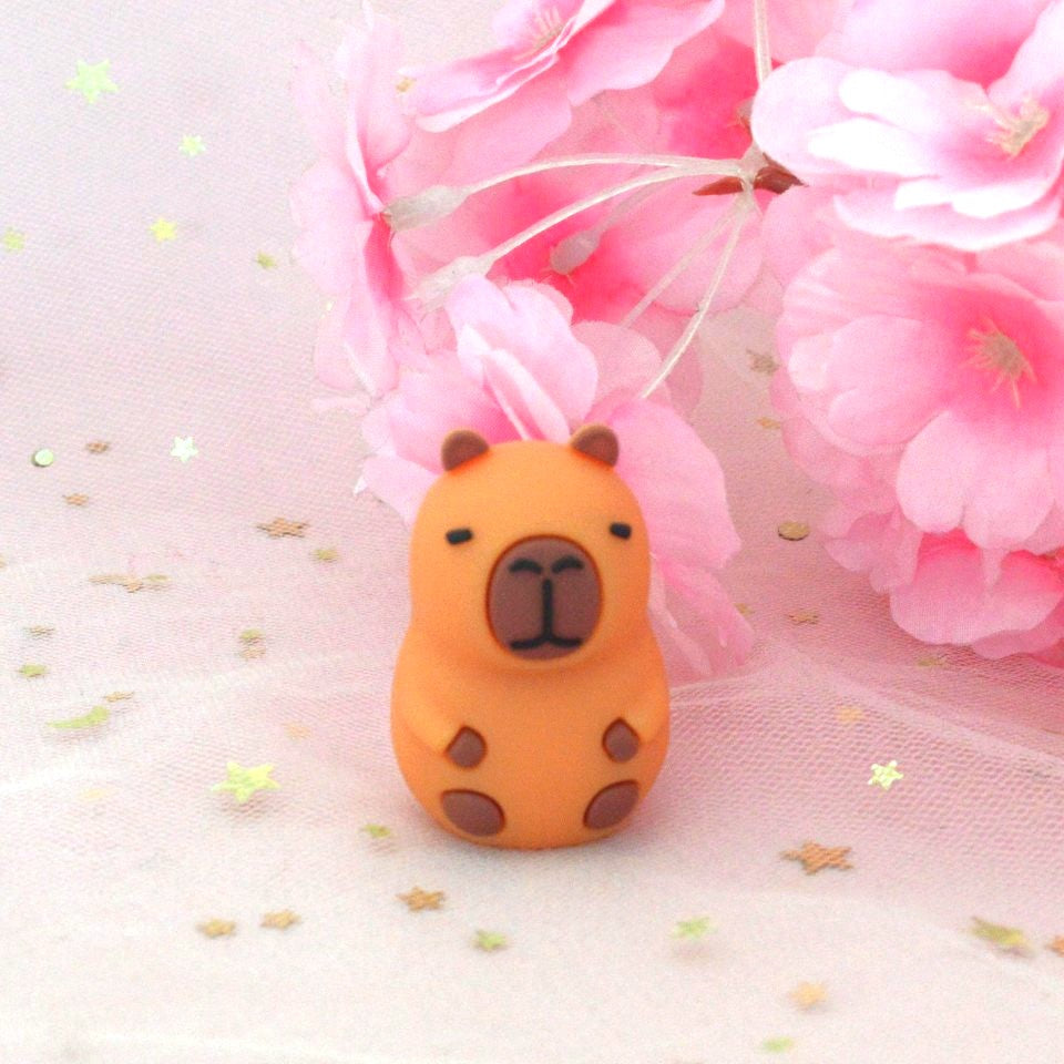 Lot Kawaii Capybara de 7 Articles Mignons