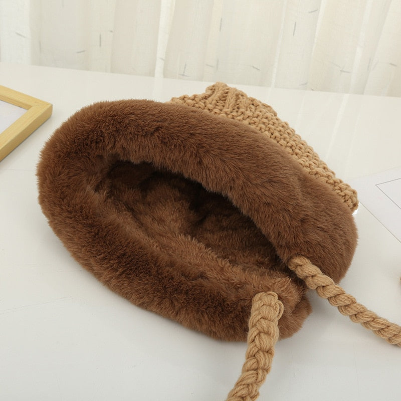 Bonnet Écru à Oreilles de Chat en Fausse Fourrure