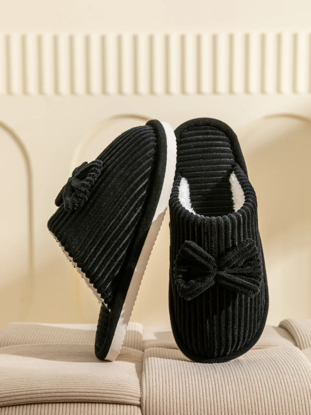 Chaussons en Peluche Côtelée Beige à Nœud